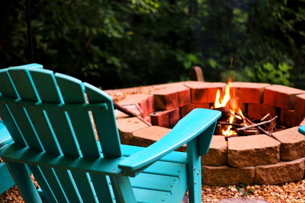 Cozy Cabin Retreat - Hot Tub, Fireplace & Fire Pit Blue Ridge Exterior photo